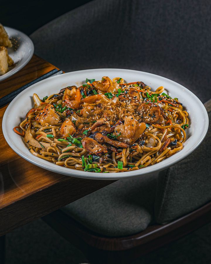 Yakisoba Sensei con camarón y verduras